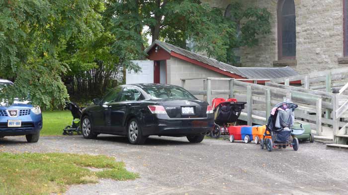 Wednesday morning Coffee Breaks time (9:30 to 11:00 am) are very popular. Vehicles are parked in an orderly manner to maximize parking space.
